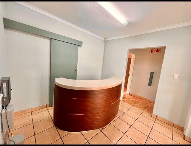 75M² OFFICE TO LET IN SONHEUWEL